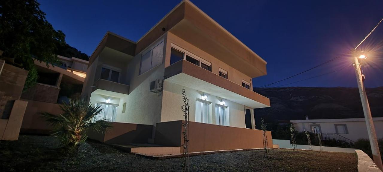 Deluxe Apartmani Vila Pejovic 苏托莫雷 外观 照片